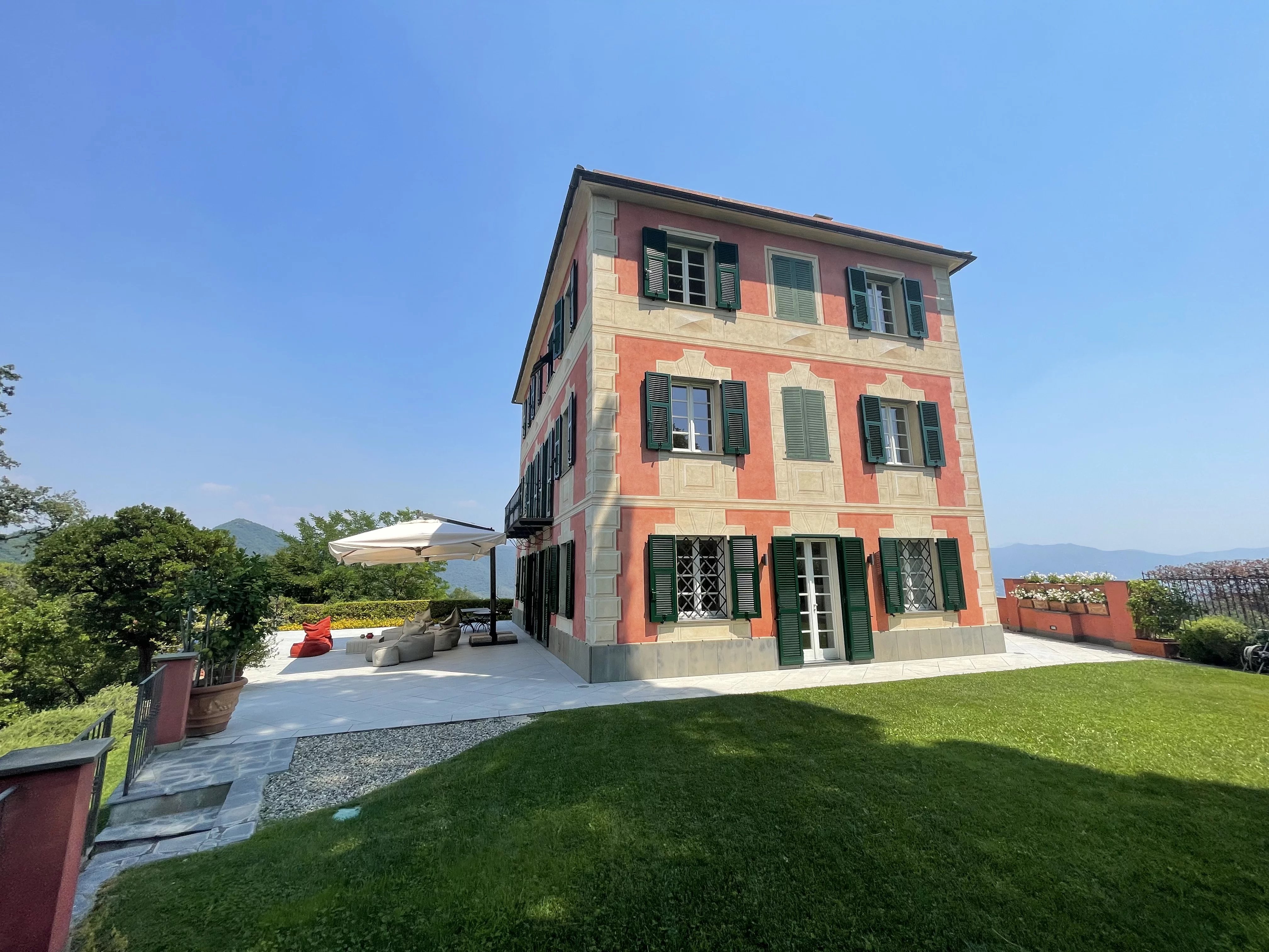 Villa Moderna Exterior